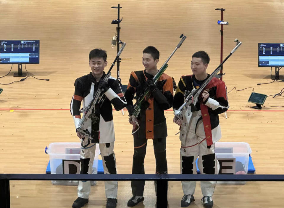 美洲运动员在射击比赛中取得好成绩