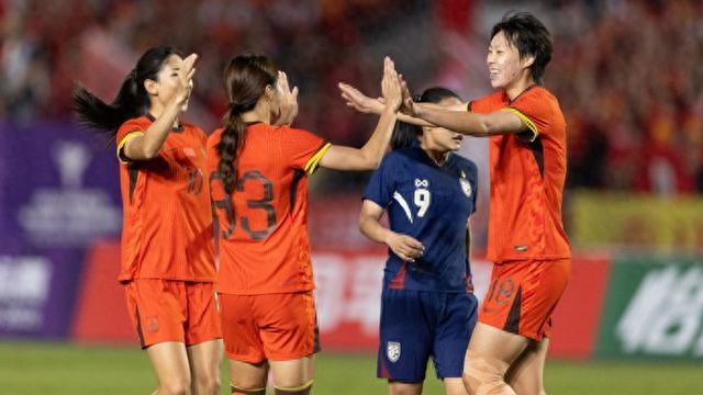美国女足队员实力强劲，备战瞄准冠军！