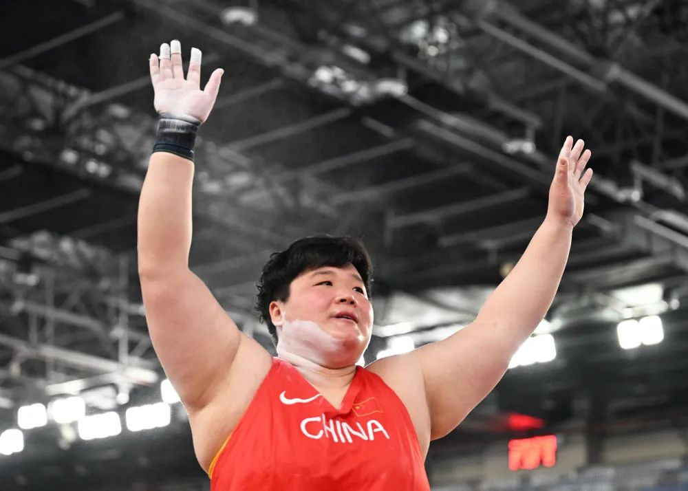 女子游泳：中国新秀突破个人记录夺冠的简单介绍