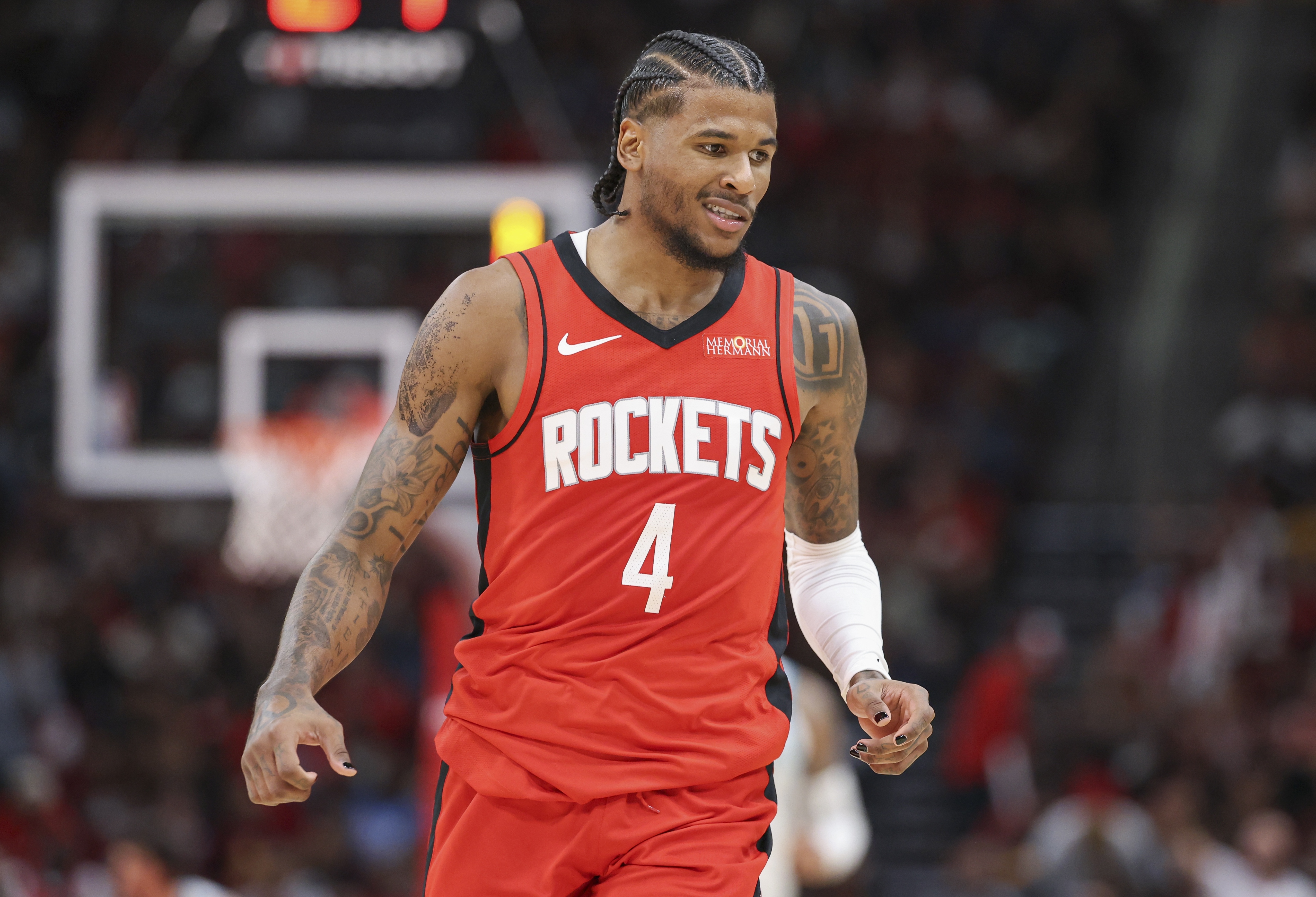 NBA常规赛：火箭击败湖人取得开门红