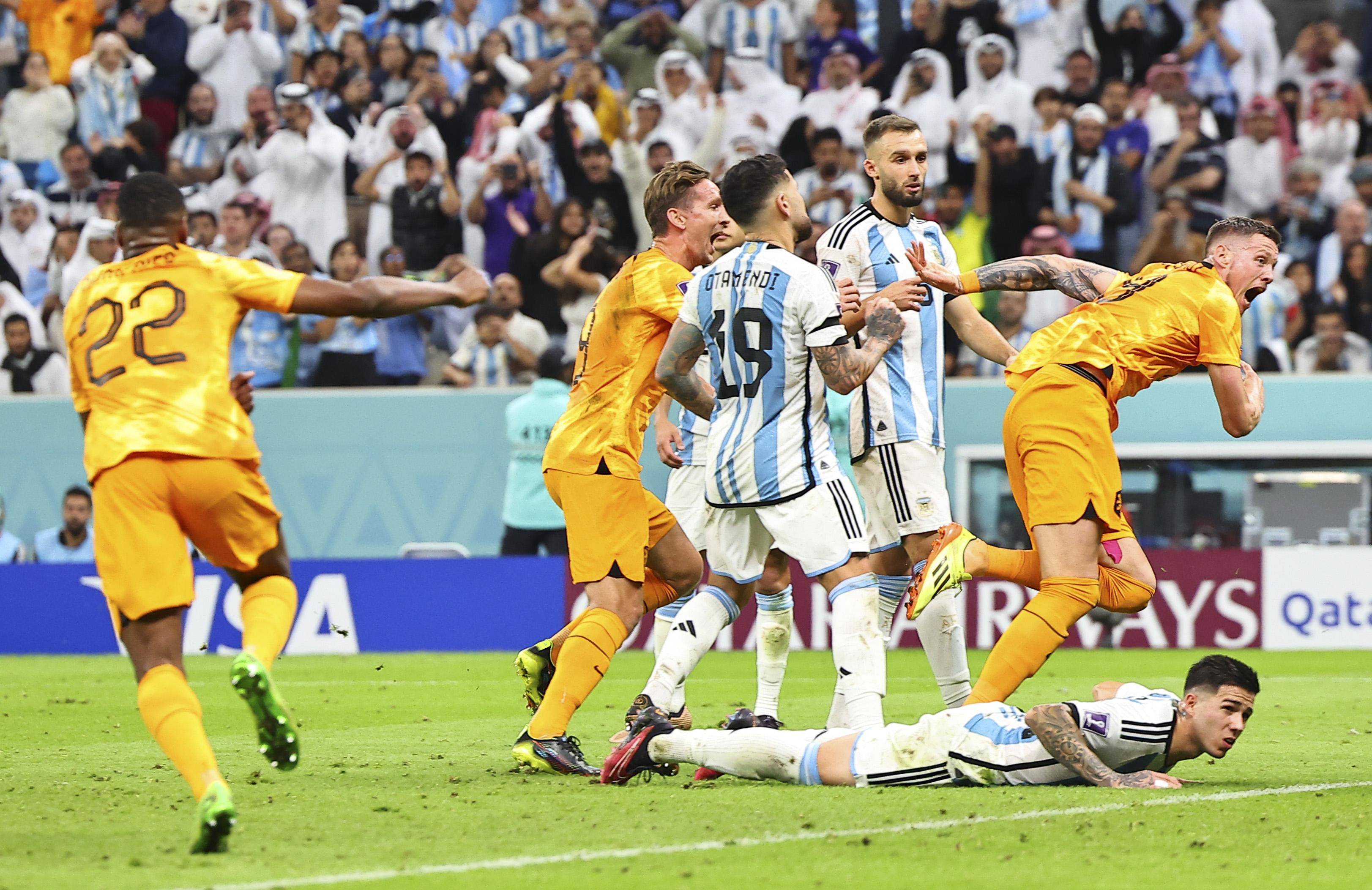 包含荷兰队继续痛失克罗地亚！欧预赛路径阻难的词条