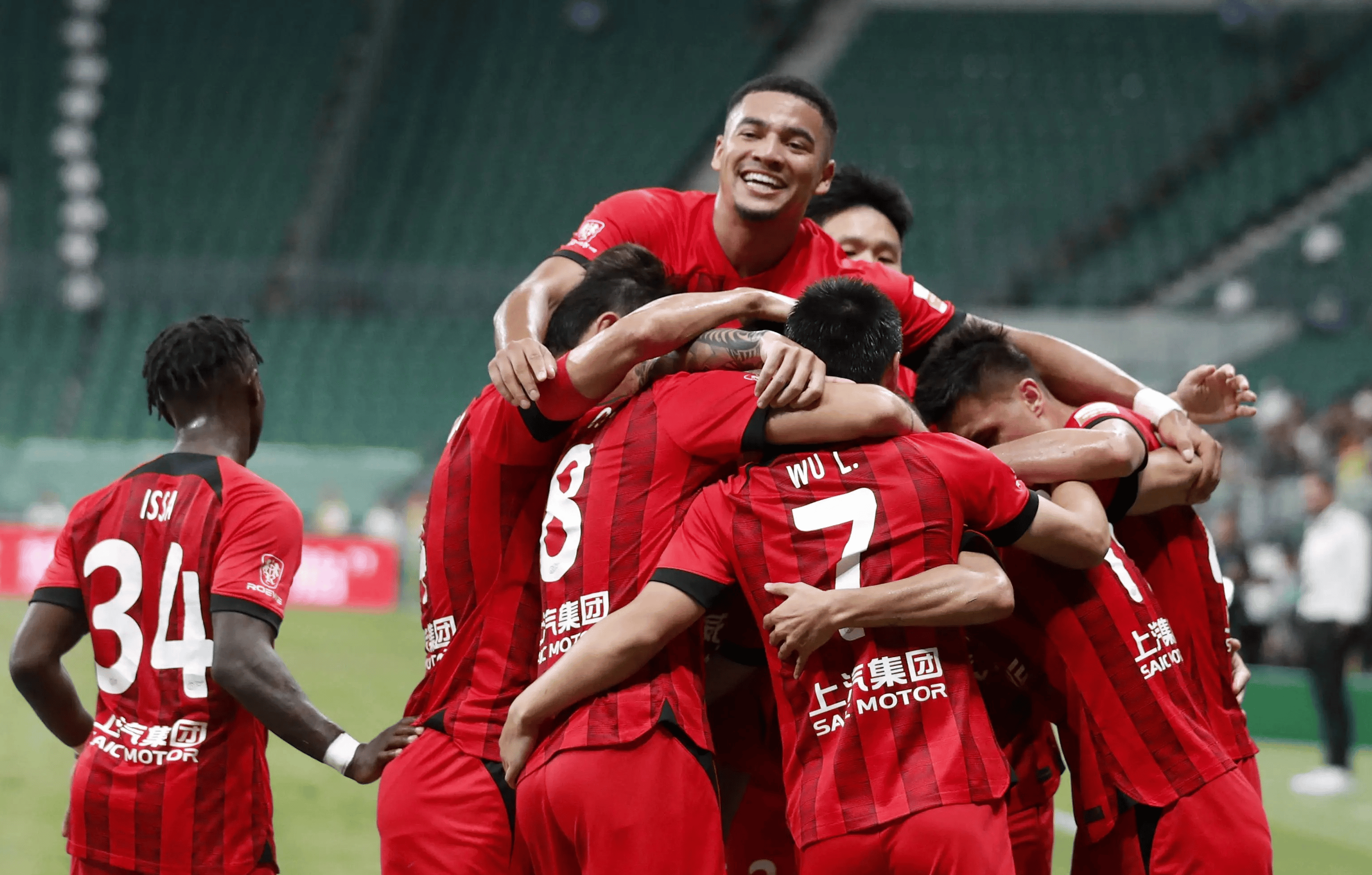 上海队在最新比赛中夺得胜利，实力强劲