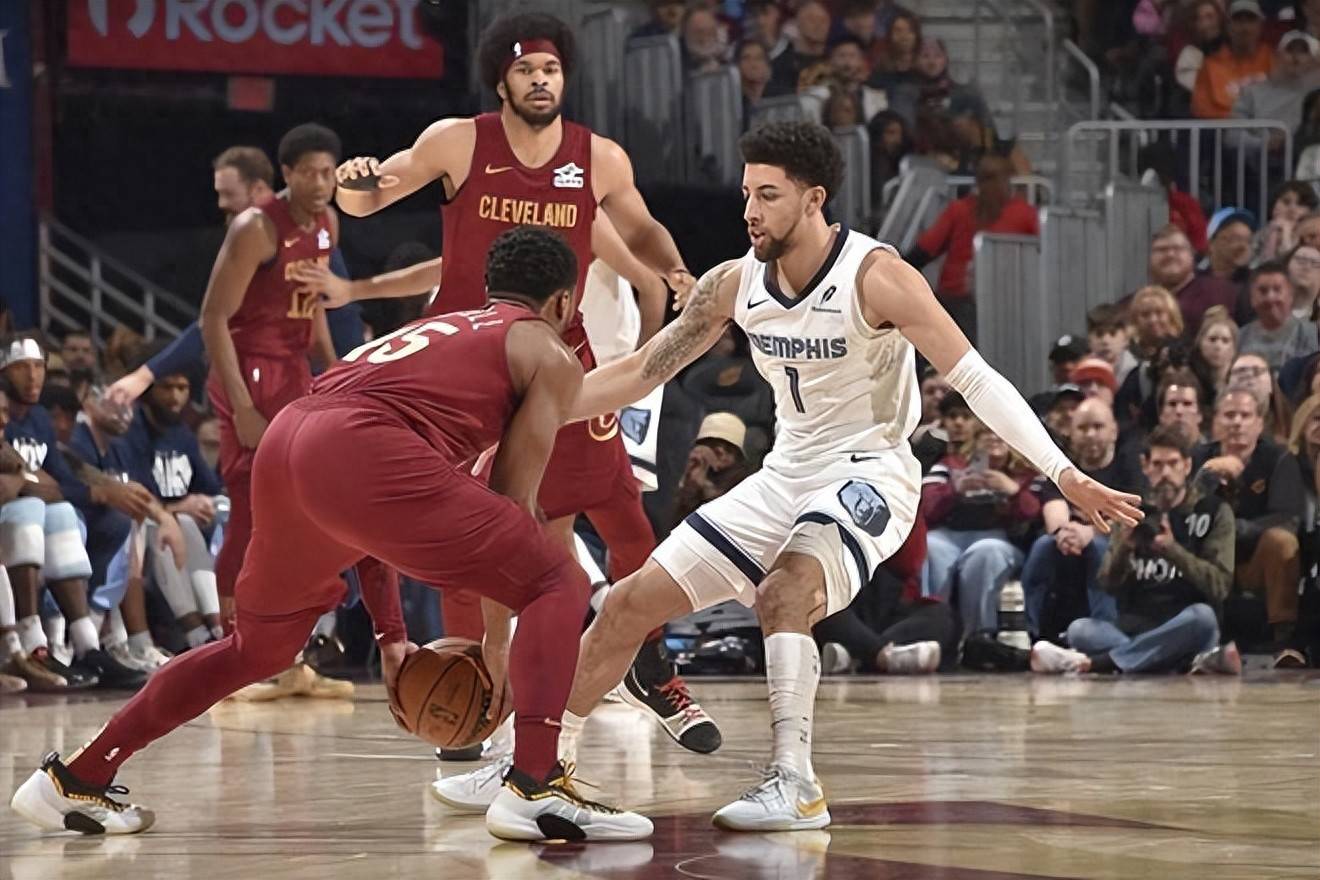 爵士主场力克掘金,米切尔独揽全场最高分 爵士主场力克掘金,米切尔独揽全场最高分