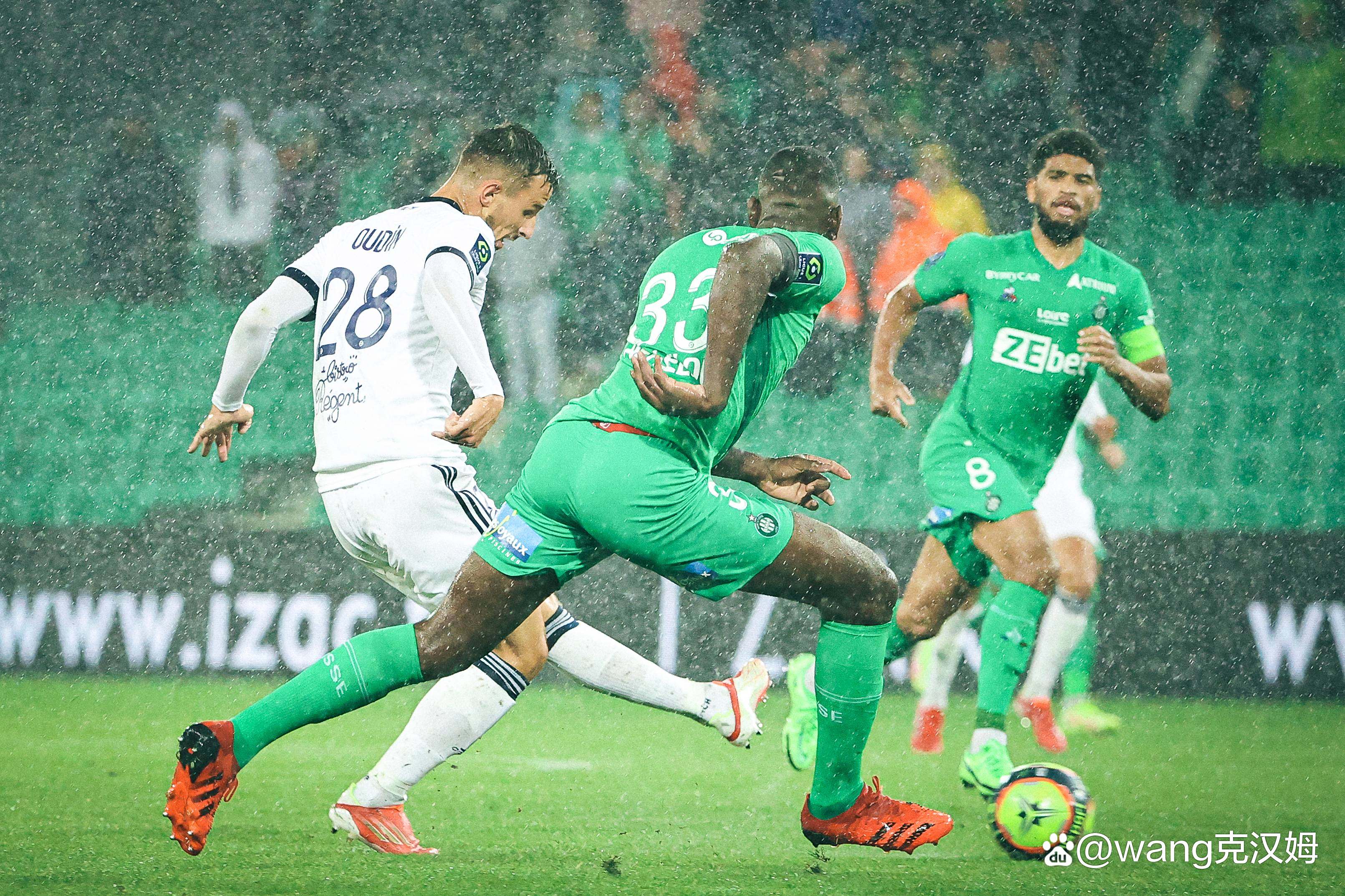 包含博洛尼亚主场告负，保级形势岌岌可危的词条