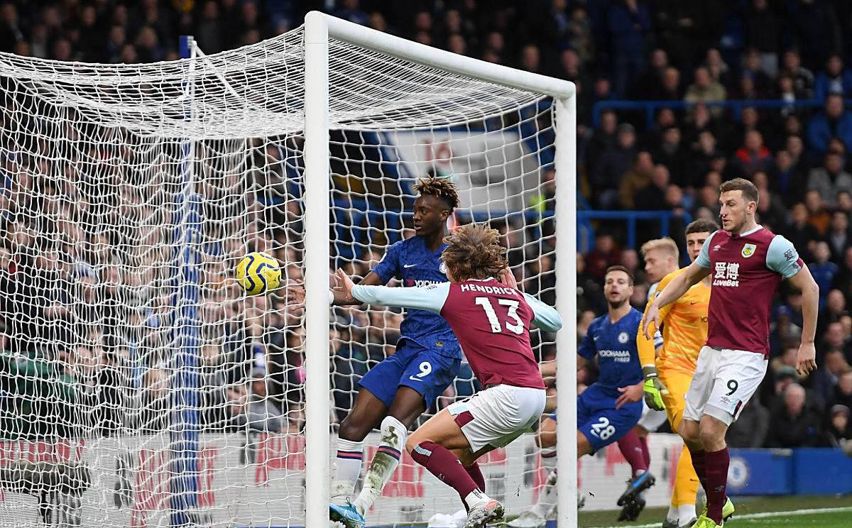 曼联客场逼平对手，难言满意