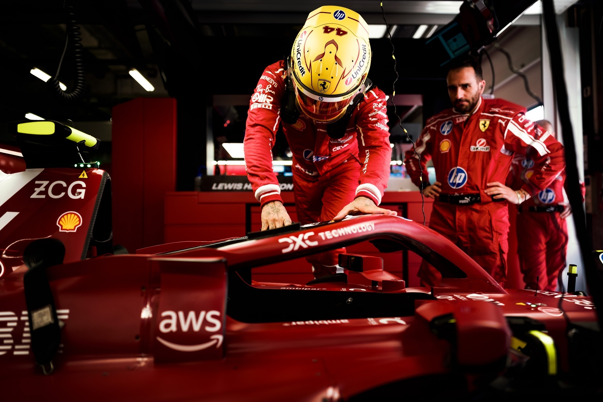 关于法拉利横扫迈凯伦，诺里斯点燃赛场的信息