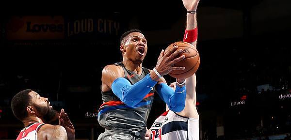 勇士险胜福建队,乔治扛起全队 勇士险胜福建队,乔治扛起全队