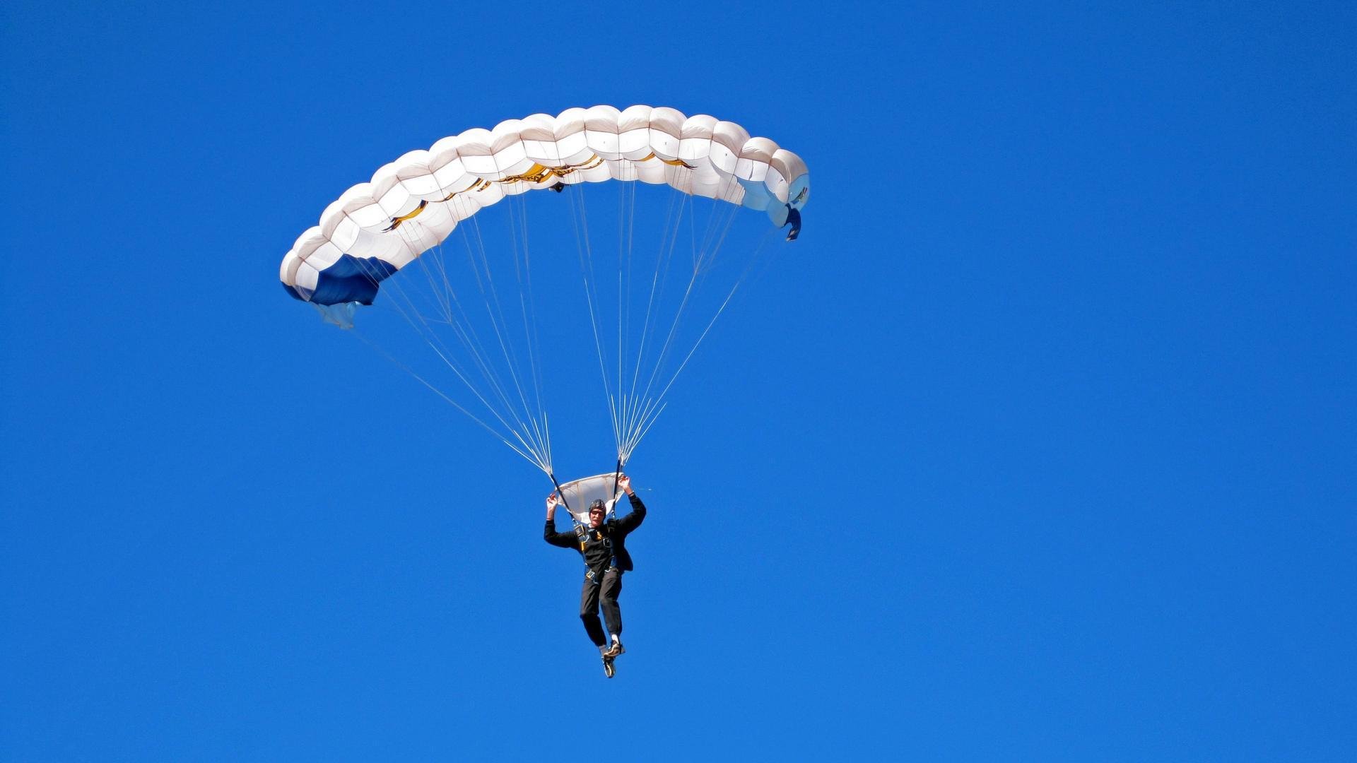 德意志的火焰,霍勒迪的双刃剑之夜