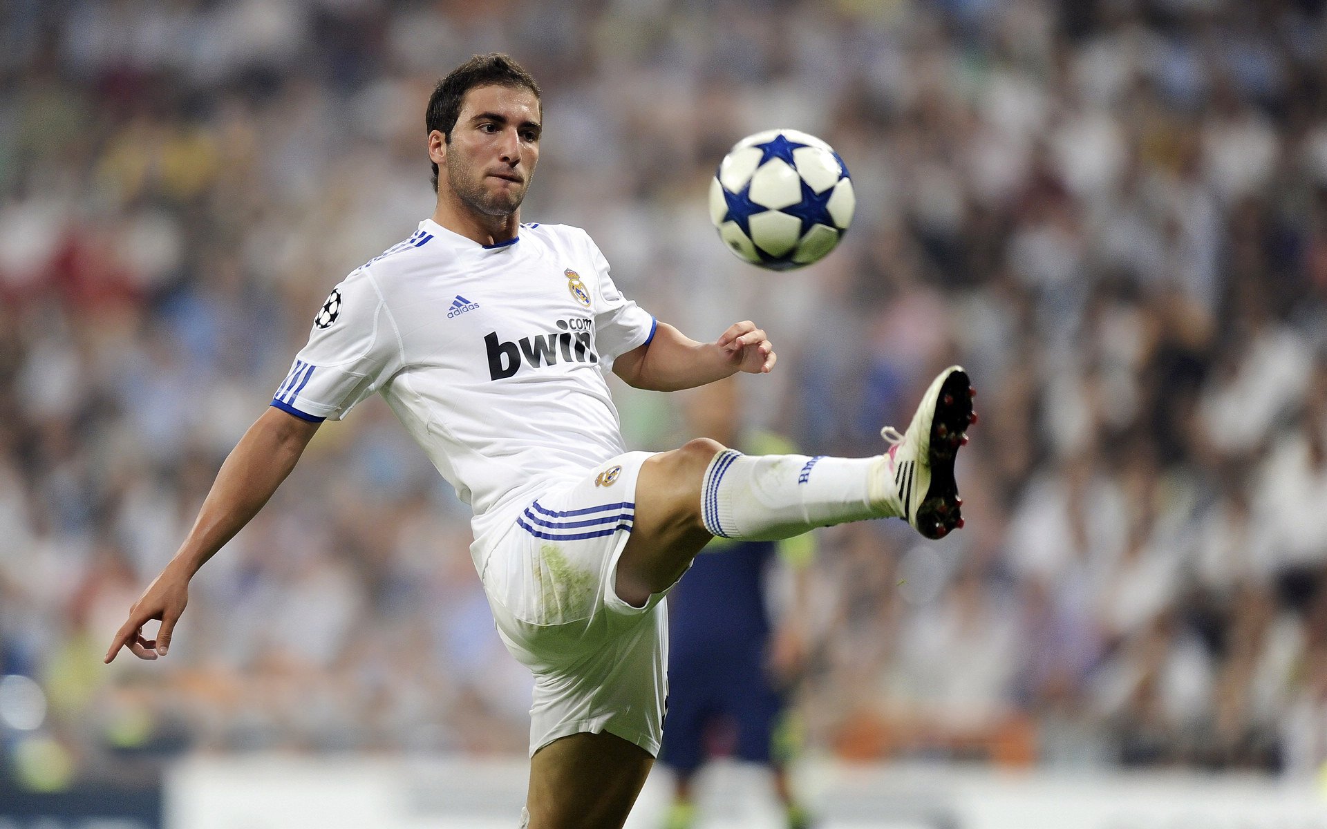 永恒是一秒又一秒的延续,雷诺力克马丁,阿隆索以最年长纪录镌刻时光