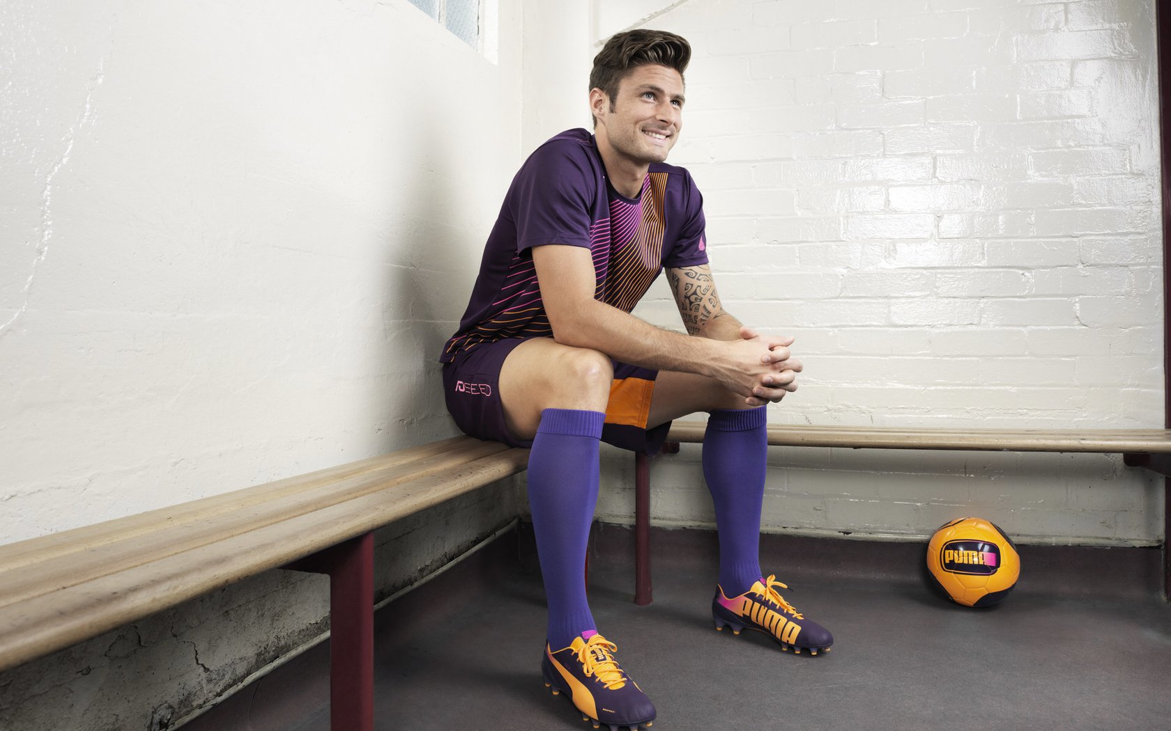 亚洲旋风席卷巴黎！黄鸭组合致命绝杀，泰国队掀翻法国羽球王朝